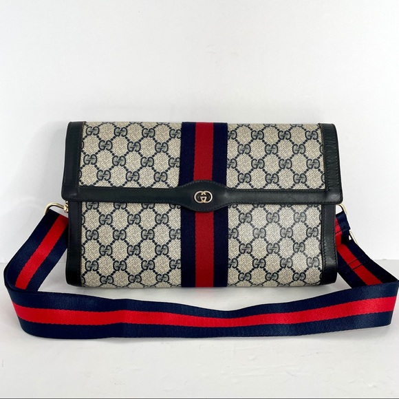 🔴SOLD🔴Gucci Clutch - Picture 3 of 16